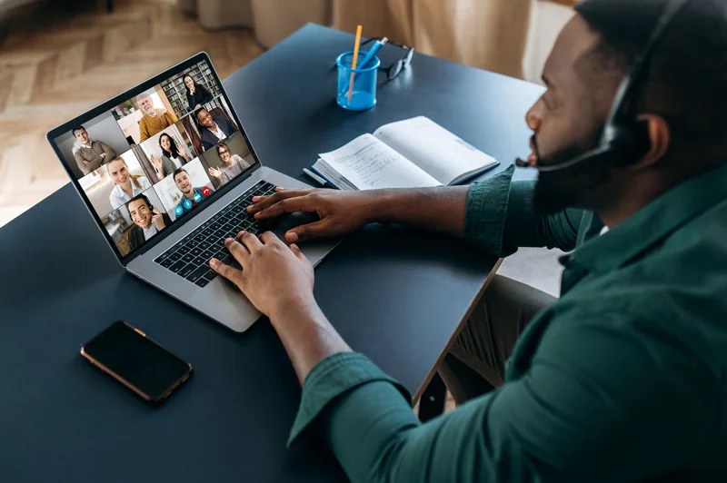 A recruiter leading a video conference during a candidate review session, ensuring shortlist quality for Toronto IT recruitment.